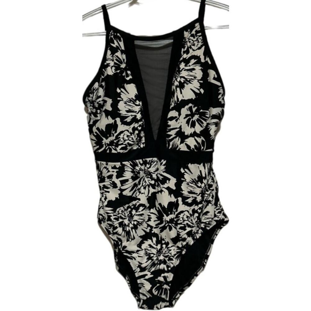 Time and Tru Women's Black and White One Piece Swimwear Size XL 16-18